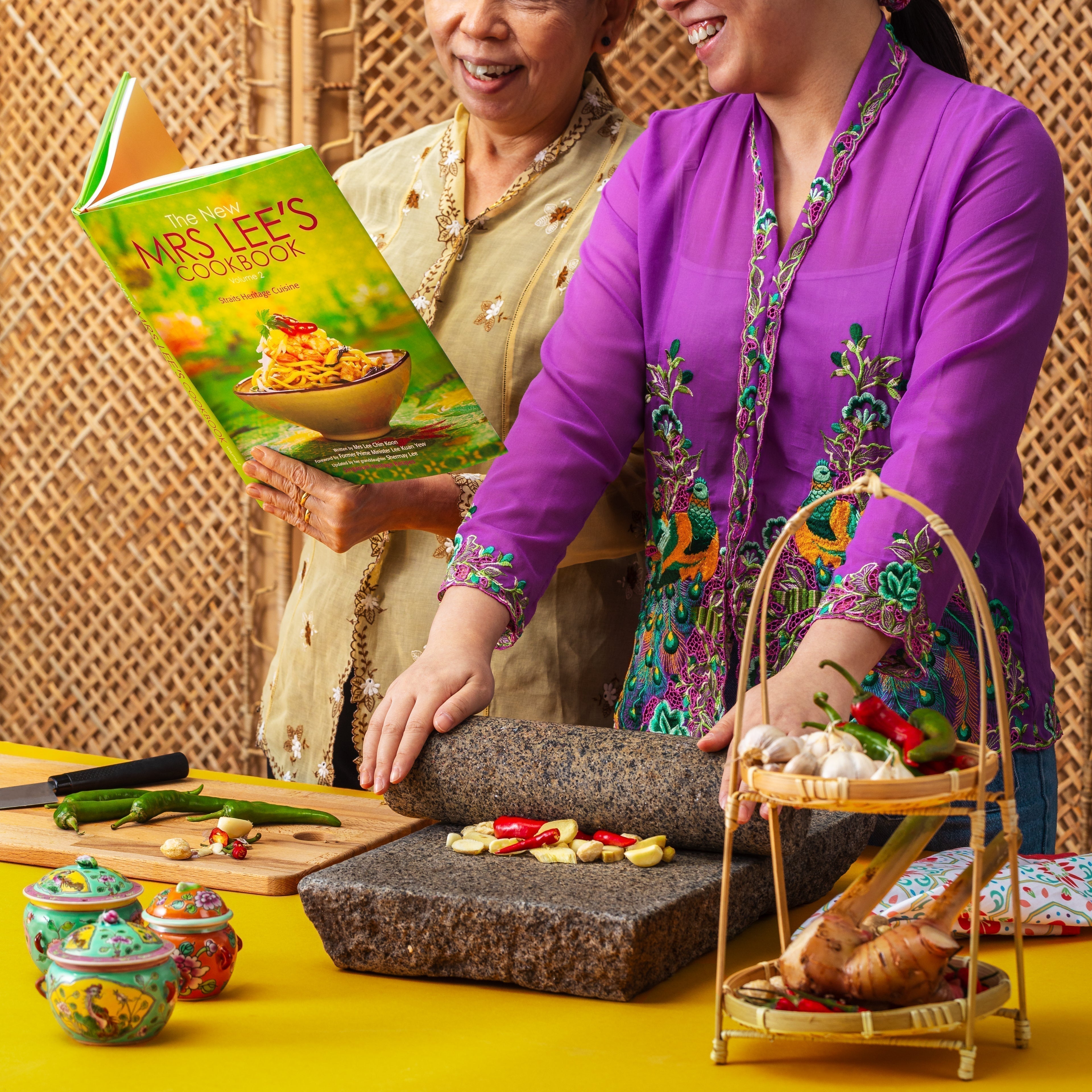 The Ultimate Guide to Authentic Peranakan Fashion: Where to Find Pieces in Singapore