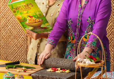 The Ultimate Guide to Authentic Peranakan Fashion: Where to Find Pieces in Singapore