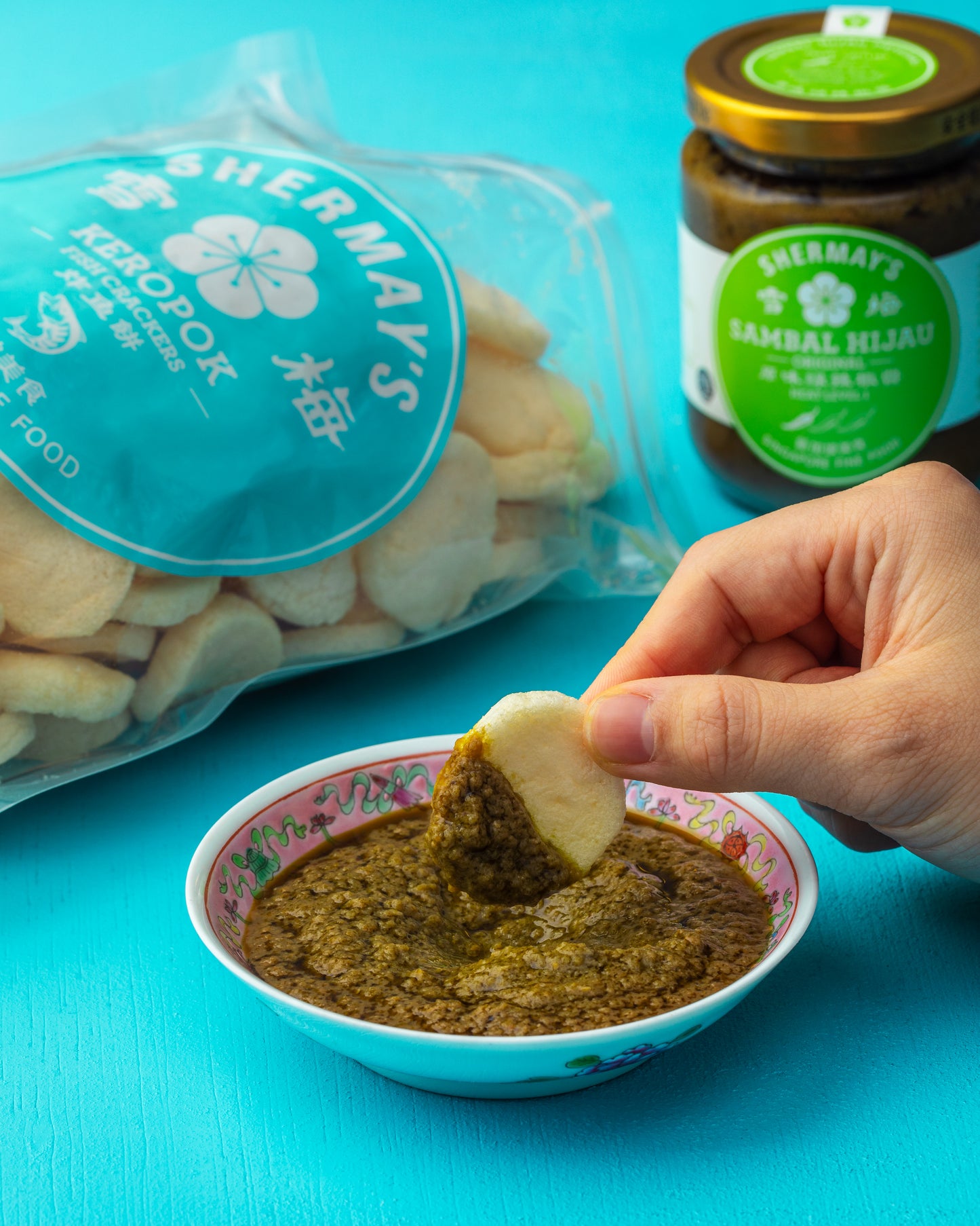 Complementary Sauces & Crackers Gift Set
